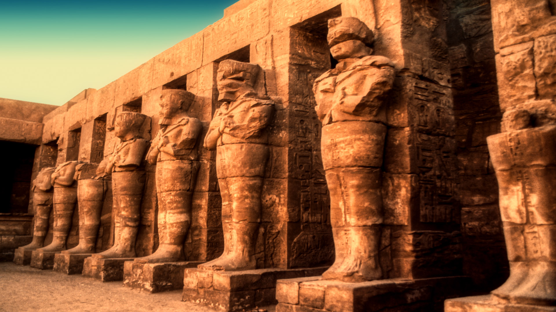 Karnak-Osiris-Statues